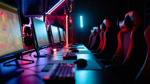 Jogo online JOgadores anónimos mulheres mais novos