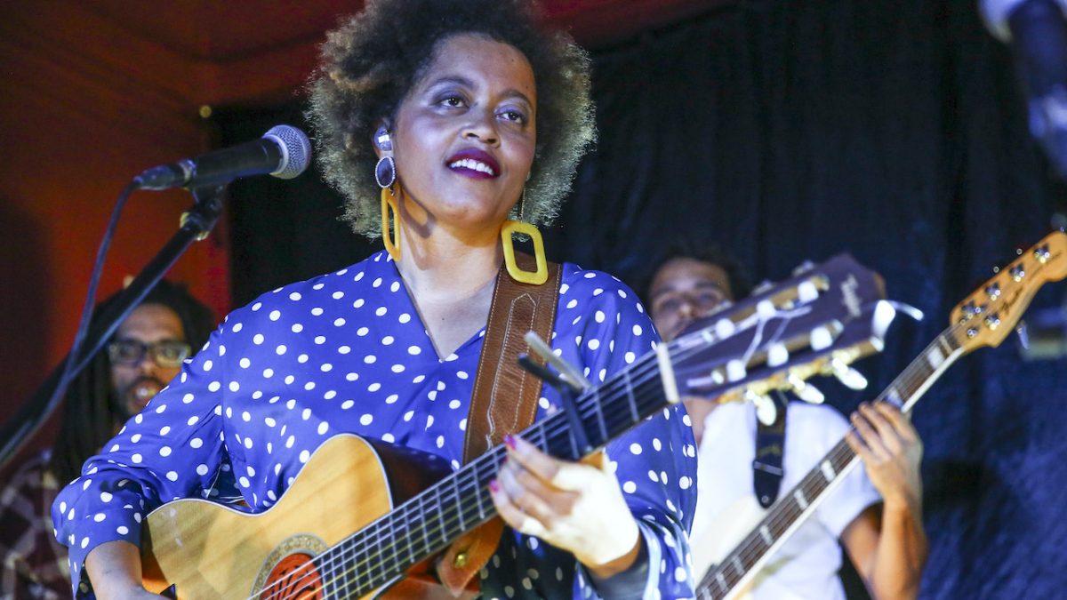 Sara Tavares, cantora