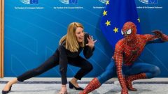 Presidente do Parlamento Europeu, Roberta Metsola Portugal Lisboa jovens política convocar PSD