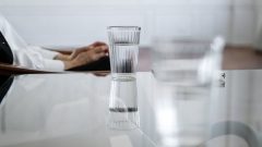 água salgada morna truque covid-19