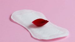 período pobreza menstrual mulheres Reino Unido dinheiro inflação