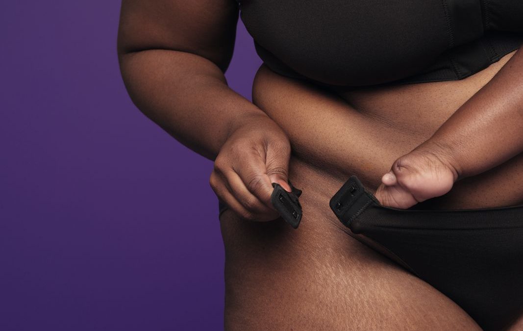 Primark_Cueca preta com fechos magnéticos de cada lado_10 Euros _1067_800