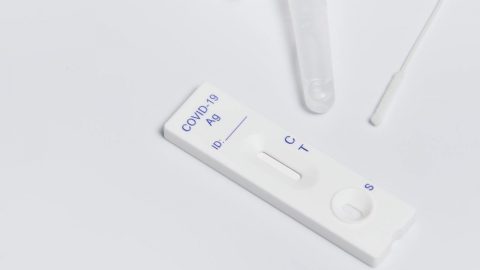 testes covid-19 estado milhões