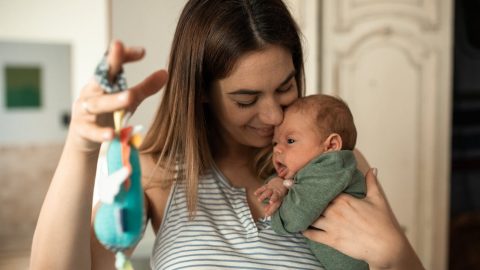 bebé estimulo desenvolver jogos livro