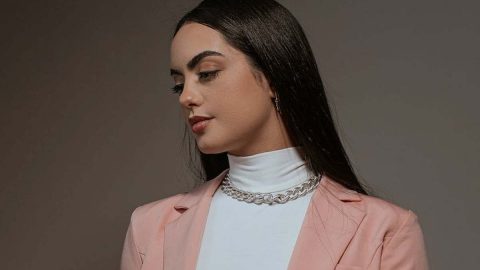 colares fios golas altas frio