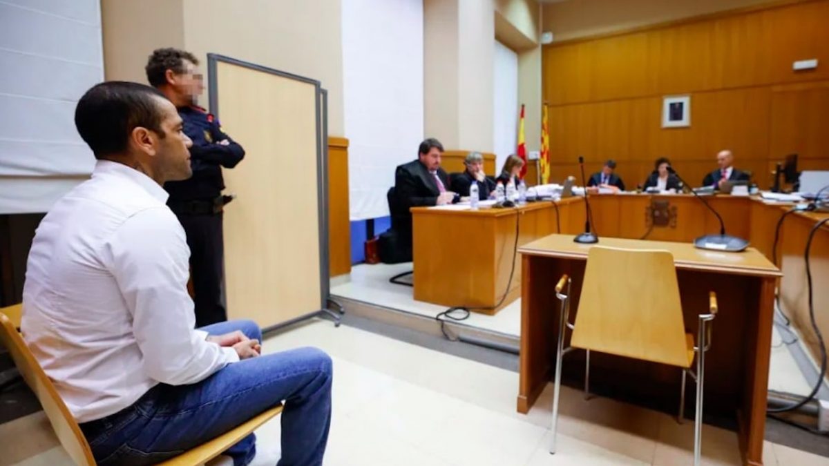 Daniel Alves Alberto Estevez : EPA