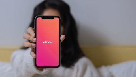 tinder tribunal ferramentas recursos viciantes california EUA