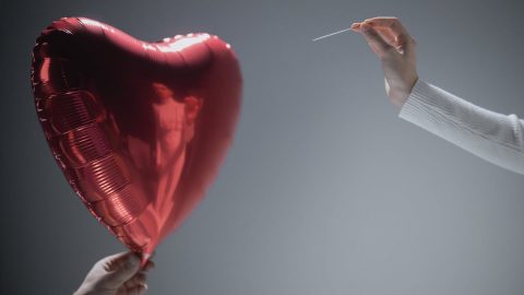 burla romântica APAV abuso sexual