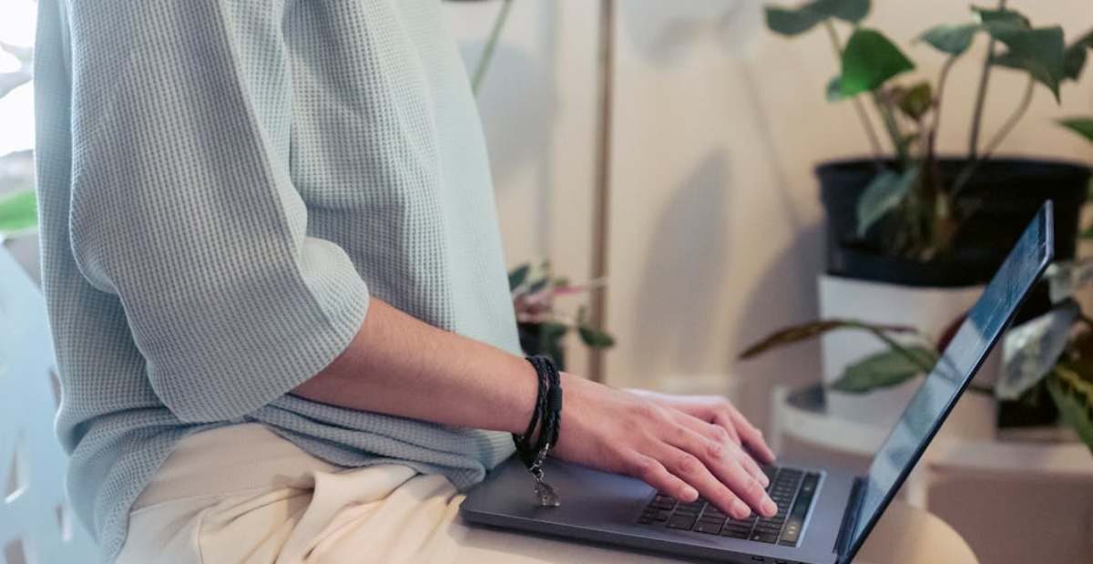 pexels-sarah-chai-7267211