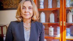 Ana Paula Martins ministra Saúde Hospital