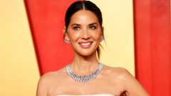 Olivia Munn diagnosticada com cancro da mama