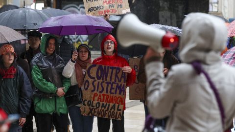 manifestação 8 de março mulheres rua luta