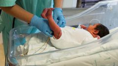 Enfermairas perseguidas mães ameaçadas filhos 12 anos turnos flexibilidade