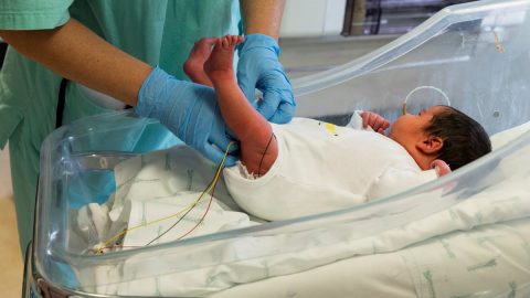 Enfermairas perseguidas mães ameaçadas filhos 12 anos turnos flexibilidade