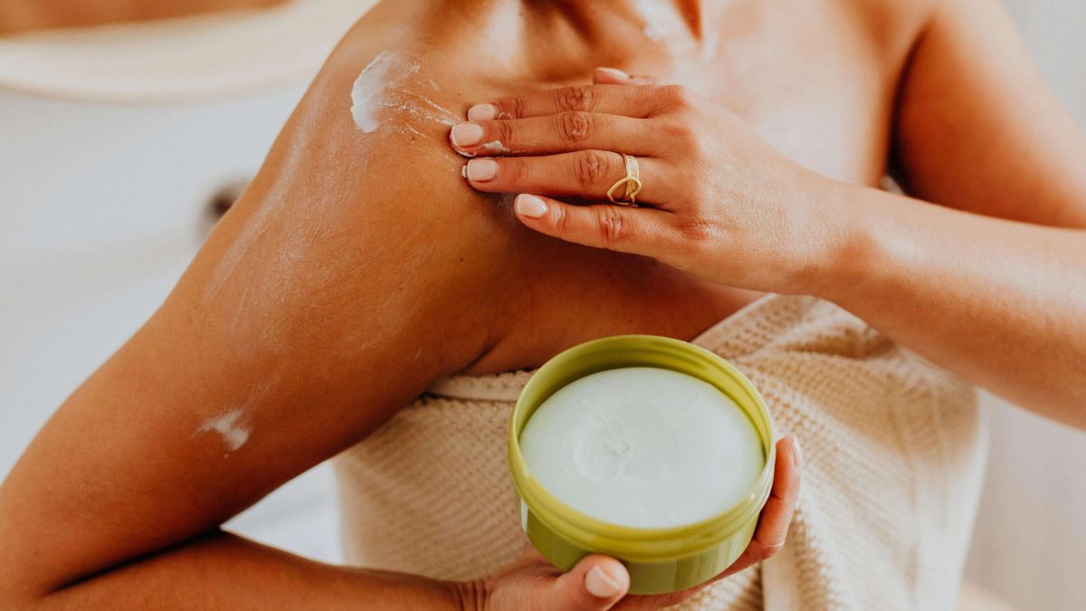 pexels-karolina-grabowska-5240655