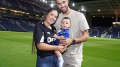 Catarina Machado com o guarda-redes Diogo Costa e o filho de ambos, Tomás, de quase dois anos Euro2024 penalties Eslovénica