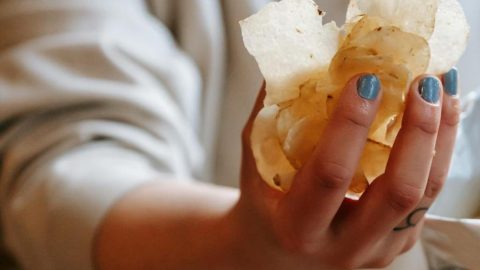 babatas fritas presunto sabores fumados proibidos União Europeia