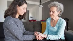 cuidadores informais mulher cansaço extremo euros