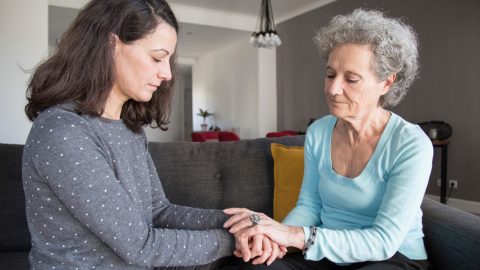 cuidadores informais mulher cansaço extremo euros