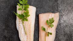 pescada bacalhau cabaz de compras