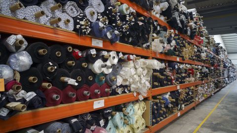 indústria têxtil encerramento trabalhadores mulheres