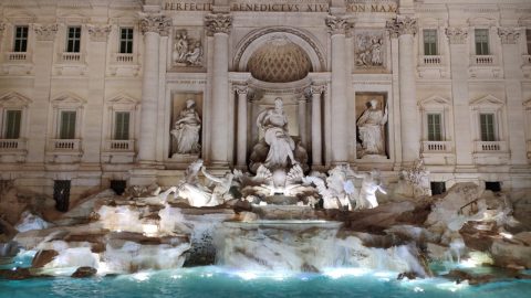 fontana fonte di trevi Italia Roma pagar