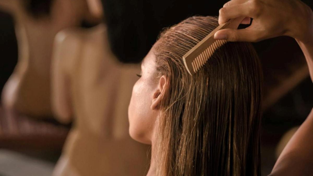 pexels-ron-lach-9166025