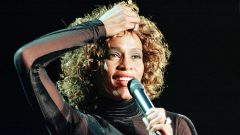 Whitney Houston morreu em 2012. Doze anos depois morre a mãe da estrela mundial,. Cissy Houston