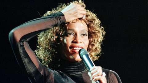 Whitney Houston morreu em 2012. Doze anos depois morre a mãe da estrela mundial,. Cissy Houston