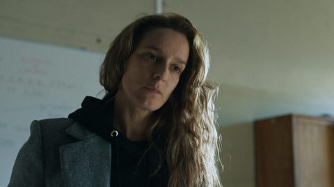 Margarida Vila-Nova na pele da psicóloga Júlia na série policial da RTP1, 'Irreversível', que se estreia esta segunda-feira, 14 de outubro [Fotografia: Divulgação]