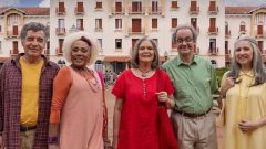 Os atores Paulo Betti (Cascão), Dhu Moraes (Milena), Louise Cardoso (Mônica), Daniel Dantas (Cebolinha) e Malu Valle (Magali) na nova versão de 'A Turma da Mônica' série Globoplay versão sénior terceira idade