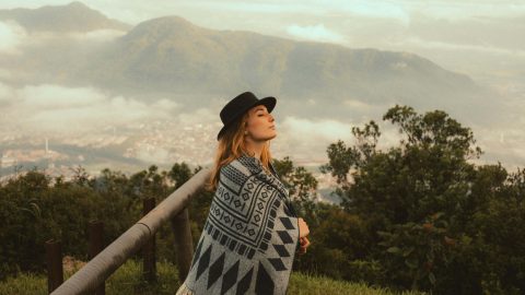 Shopping de ponchos e capas