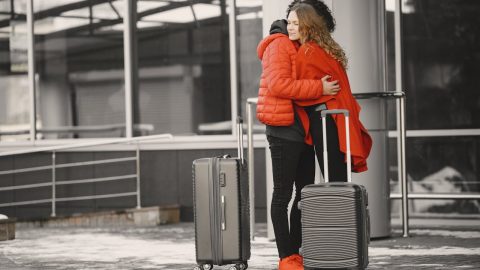 abraços aeroporto três minutos