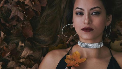 chokers colares curtos shopping tendência