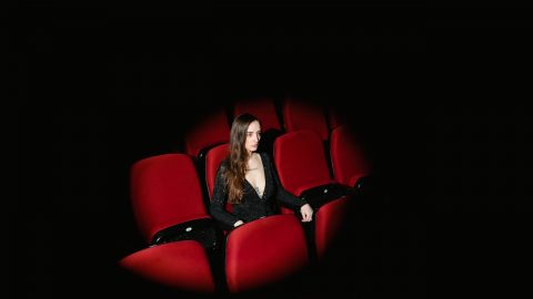 Bilhetes teatro metade desconto cultura Dalila Rodrigues