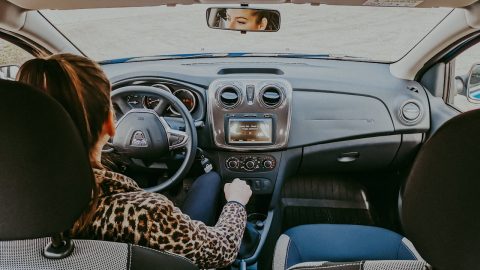 pinker plataforma TVDE mulheres