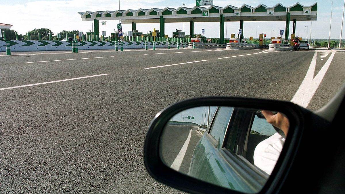 CHEGADA A PORTAGEM DA AUTO ESTRADA PARA LISBOA A1.FOTO: GERARDO SANTOS