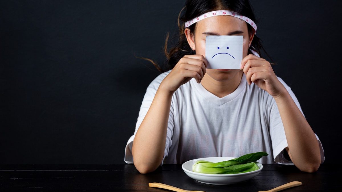 depressed-woman-hungry-from-dieting