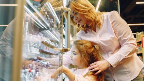 rótulos alimentos crianças estudo incumprimento perigos